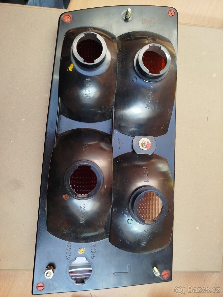 Nová zadní světla M Škoda 105 120 2ks - 3