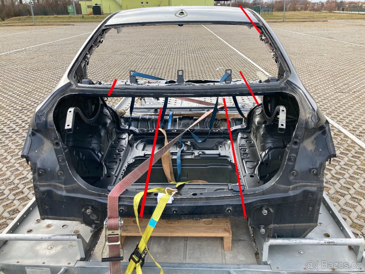 Zadni cast BMW F30 ctvrtka/bocnice+pravy prah s B sloupkem - 3