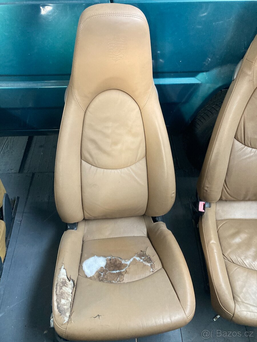 Porsche 911 997 přední sedačky, tapecírunky, volant - 3