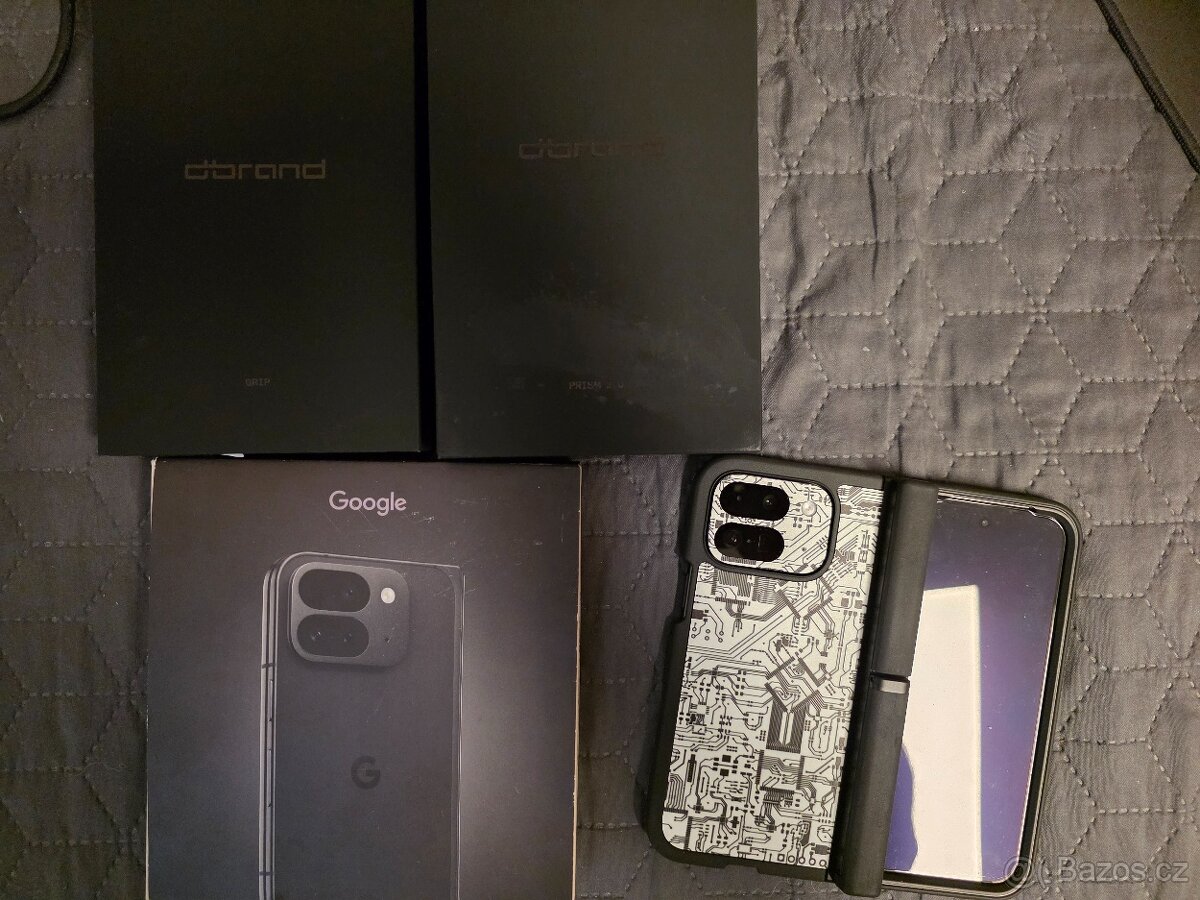 Google Pixel 9 Pro Fold 256gb + Dbrand grip Case a skin - 3