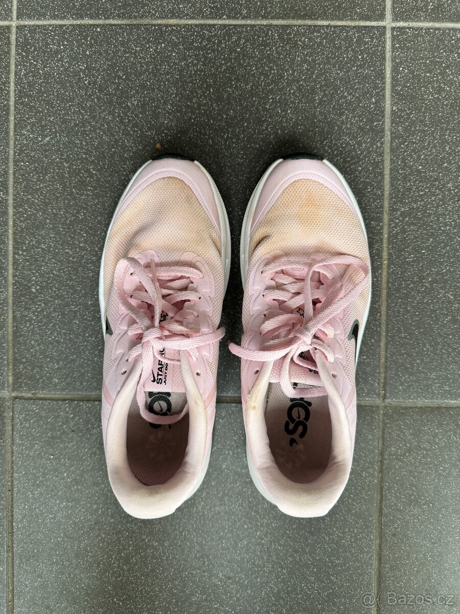 PRODÁM KVALITNÍ TENISKY NIKE, VELIKOST 36 - 3