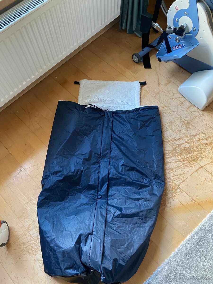 Zimní pytel s kožíškem na invalidní vozíky - 3