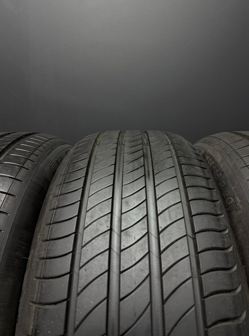 3ks pneu 235/45/20 MICHELIN - 3