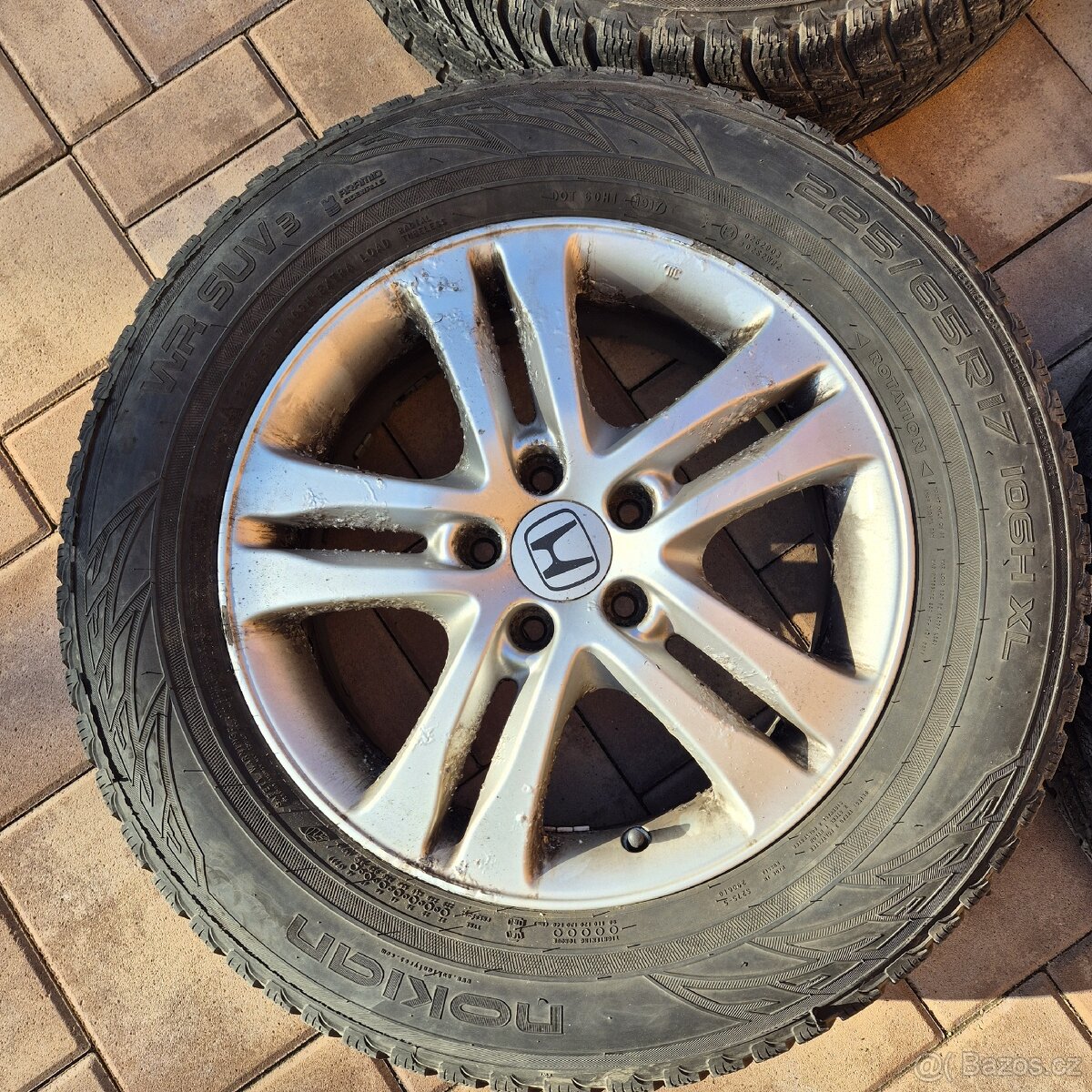 Prodám zimní gumy + disky HONDA pro CR-V - 3