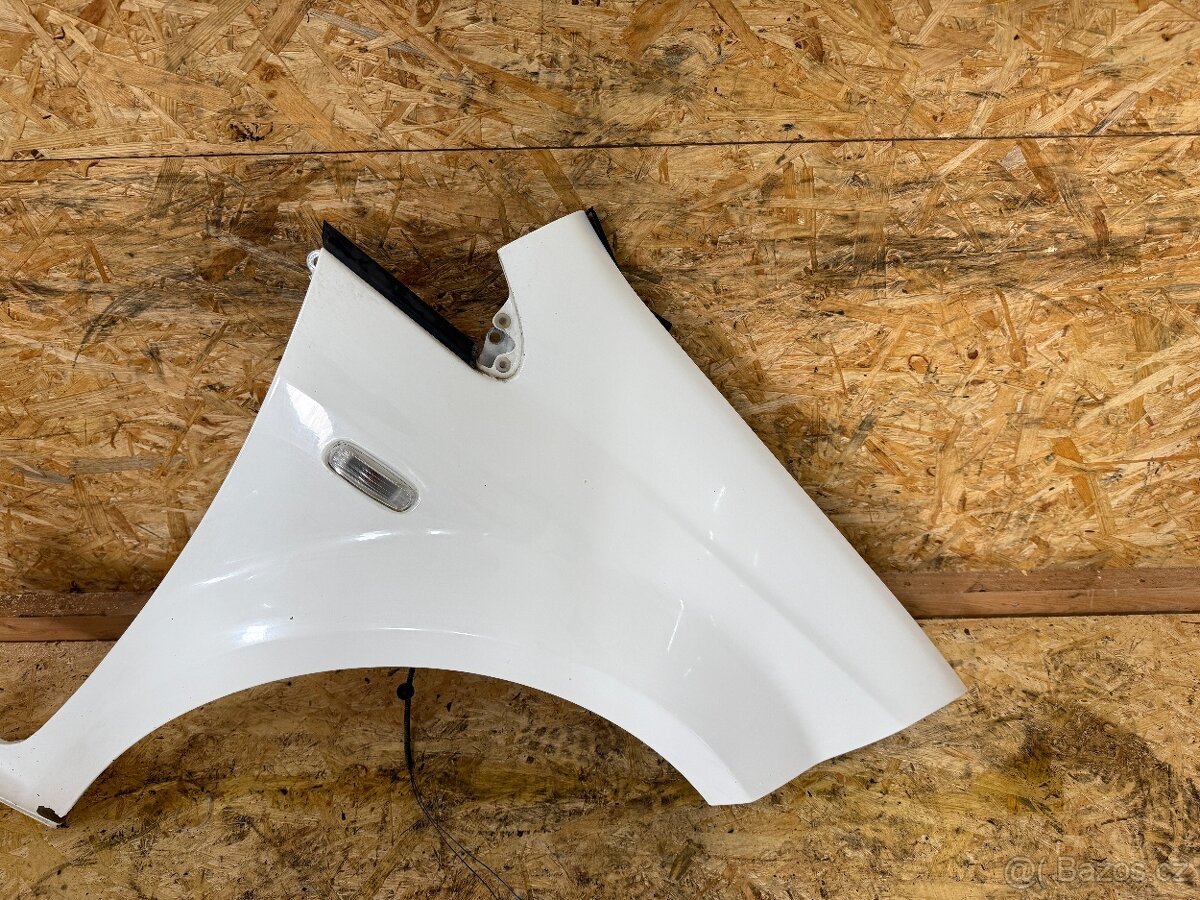 PRAVÝ PŘEDNÍ BLATNÍK FIAT LINEA - 3