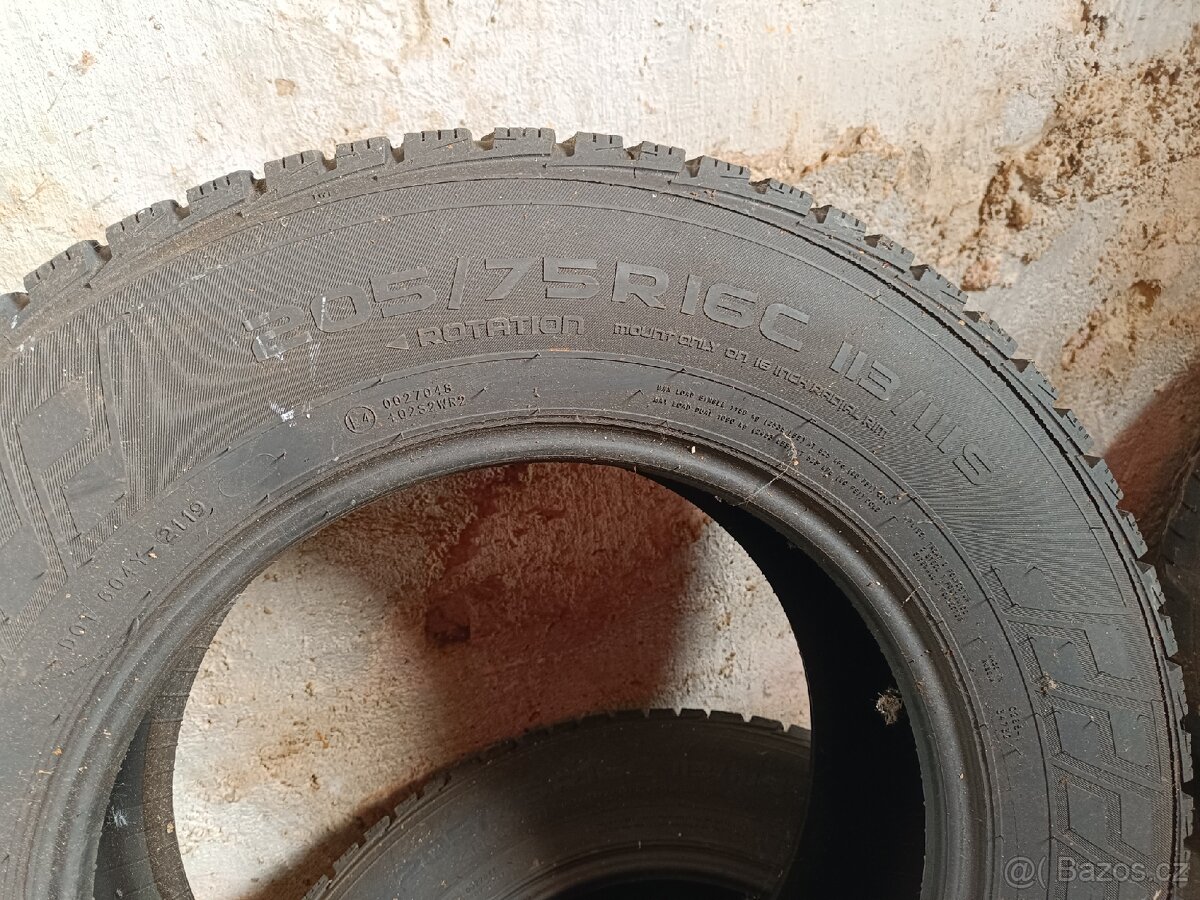 Pneu Nokian 205/75 r16c - 3