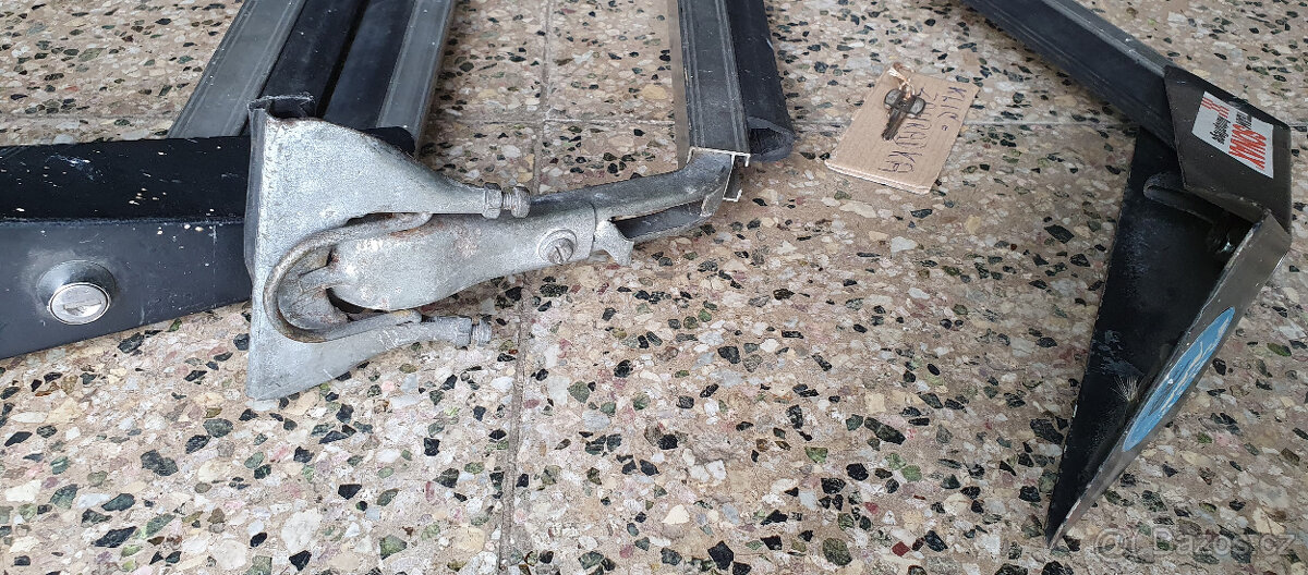 Střešní nosič na lyže, uzamykatelný - 3