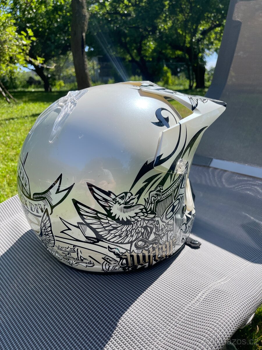 Motocrosová helma - 3