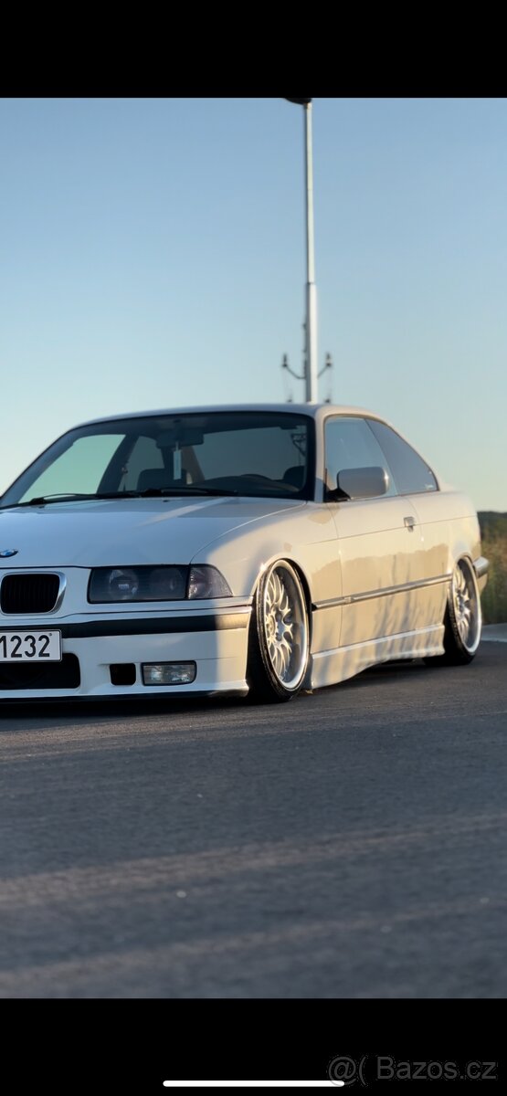 BMW E36 coupe 318is - 3