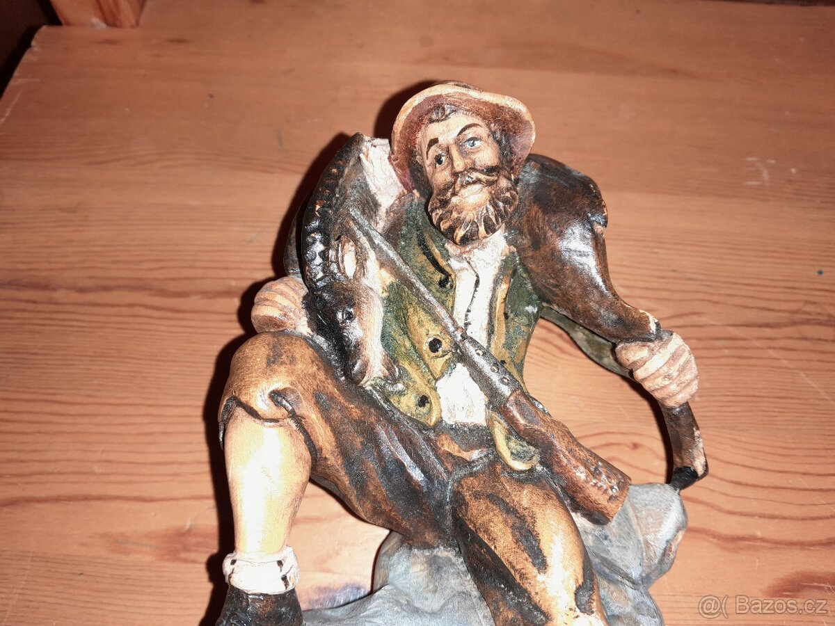 Soška myslivec lov lovec hon dřevo (1025D) - 3