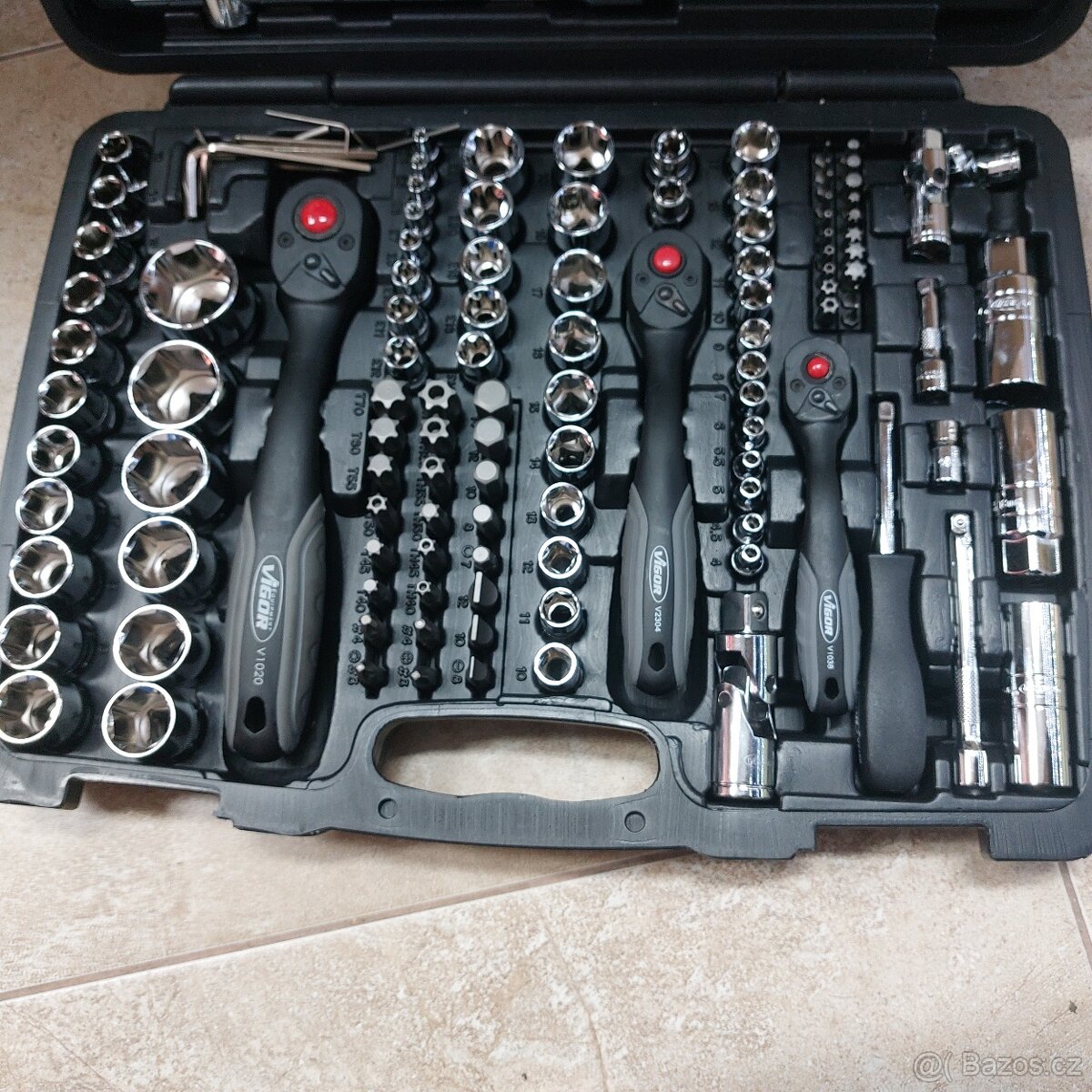 Sada nástrčných klíčů Vigor v kufříku, 172 dílná, ZÁNOVNÍ - 3