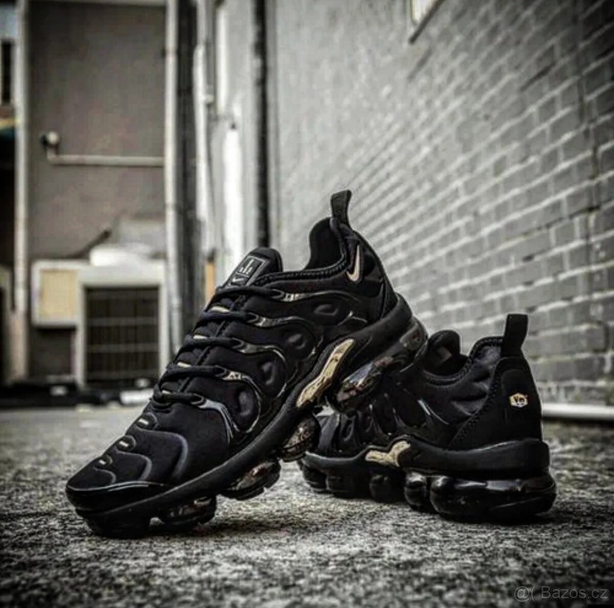 NIKE Air Vapormax "Black/Gold" 43 EU - 3