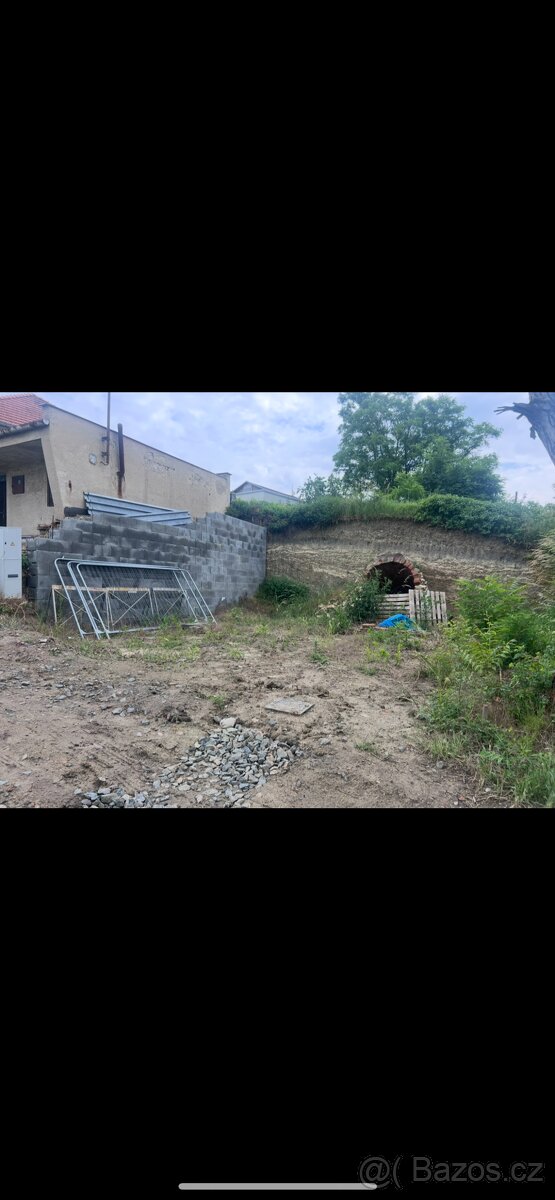 Pozemek se sklepem - 3