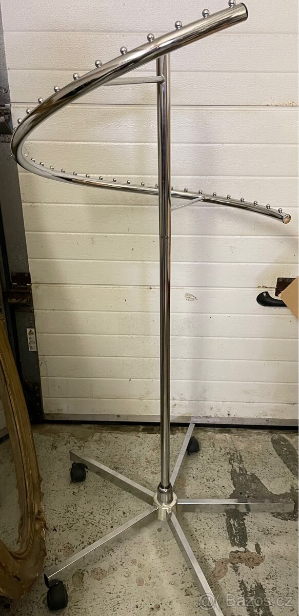 Obchodní věšáky na ramínka - 3