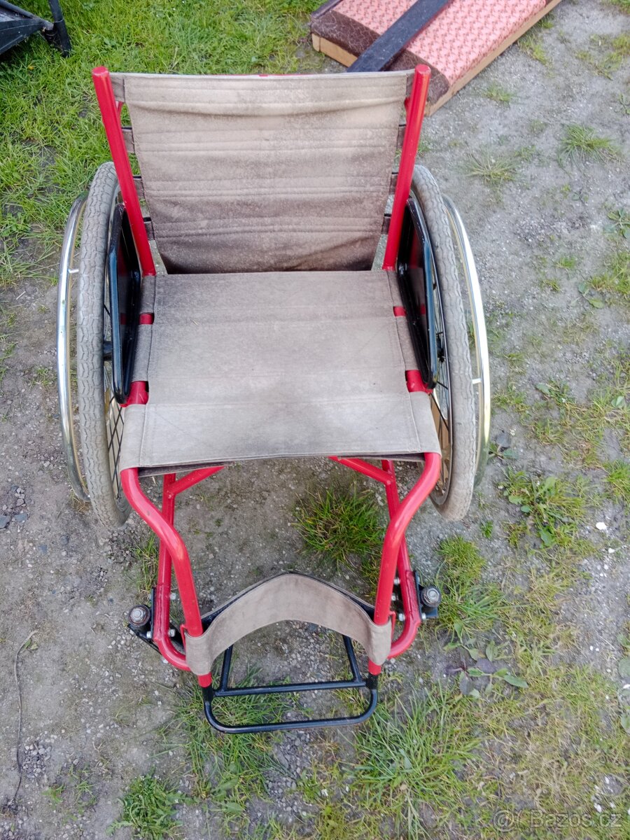 Invalidní vozík sportovní - 3