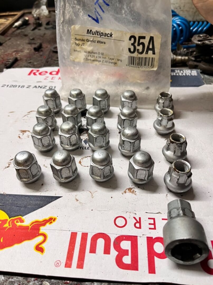 Matice + bezpečnosti matky na Suzuki Vitara - 3