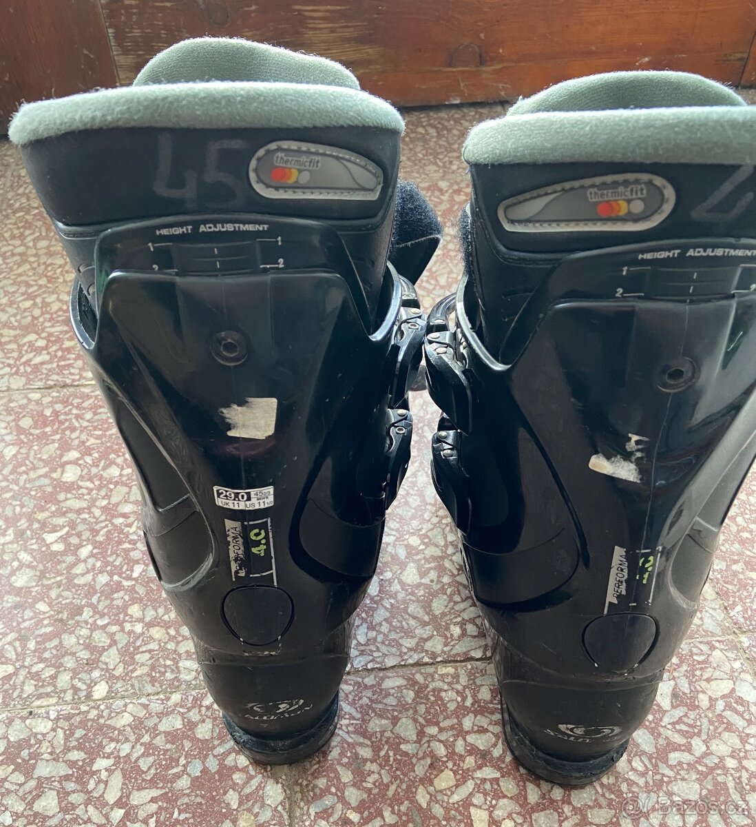 Prodám lyže, přilby a lyžáky - 3