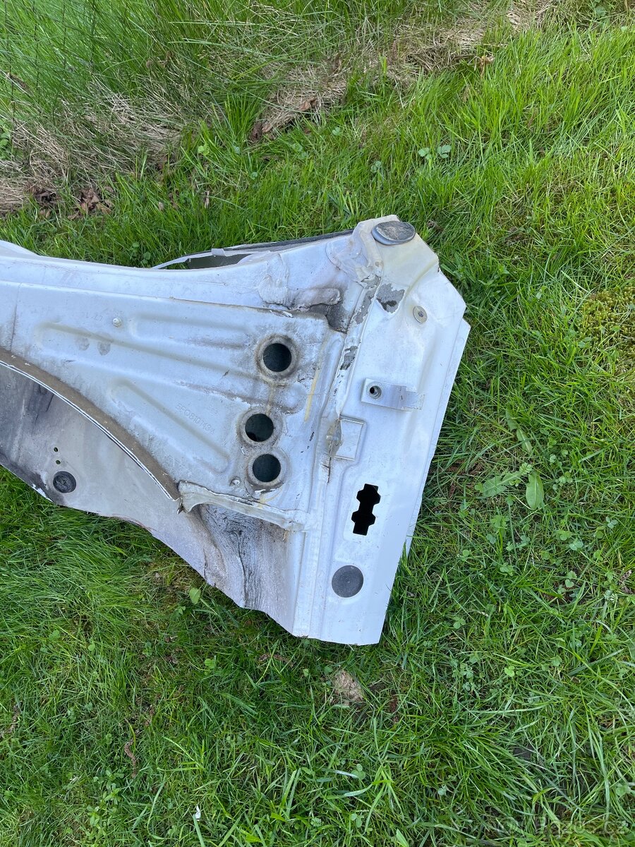 Výřez octavia 3 levá čtvrtka špička výřezový díl - 3