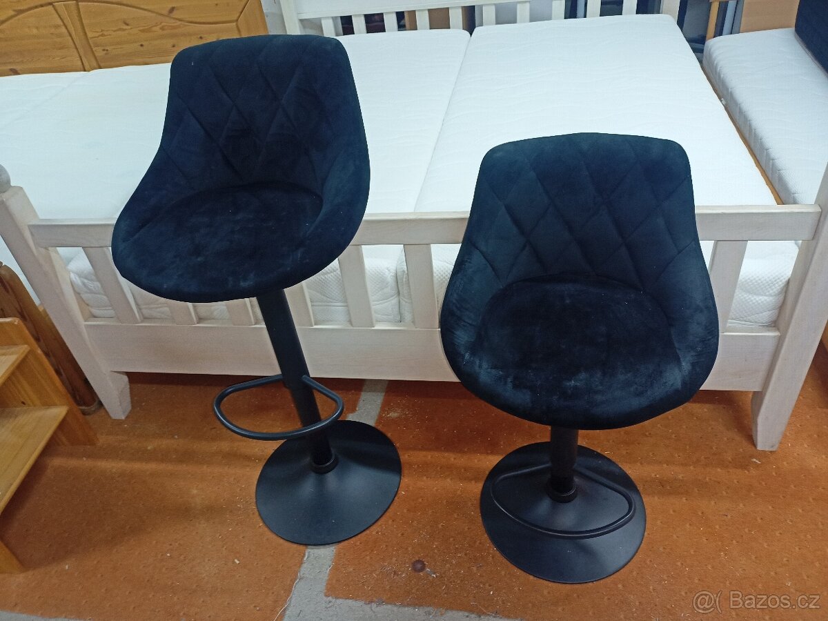 Prodám 2 x otáčecí zvedací hezké barové židle. - 3