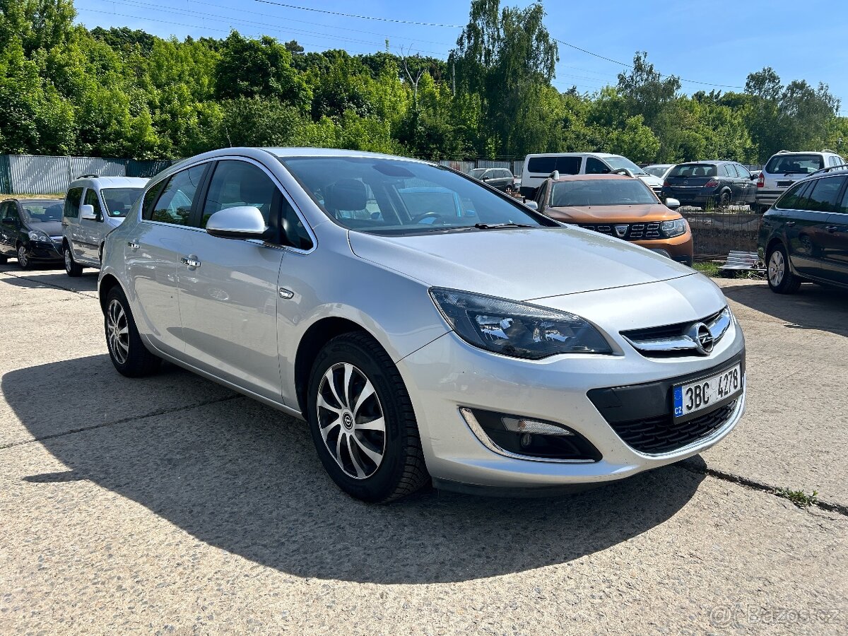 Opel Astra J TURBO, najeto 122.612 km, 1. majitel - 3