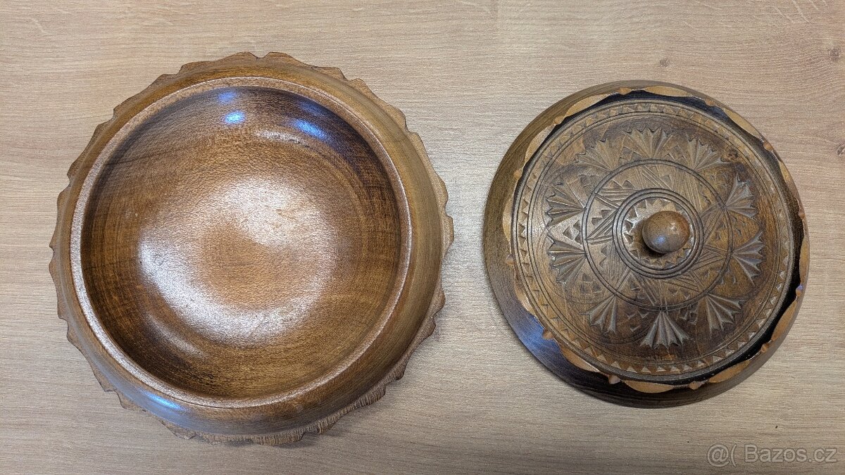 Několik dřevěných krabiček - 3