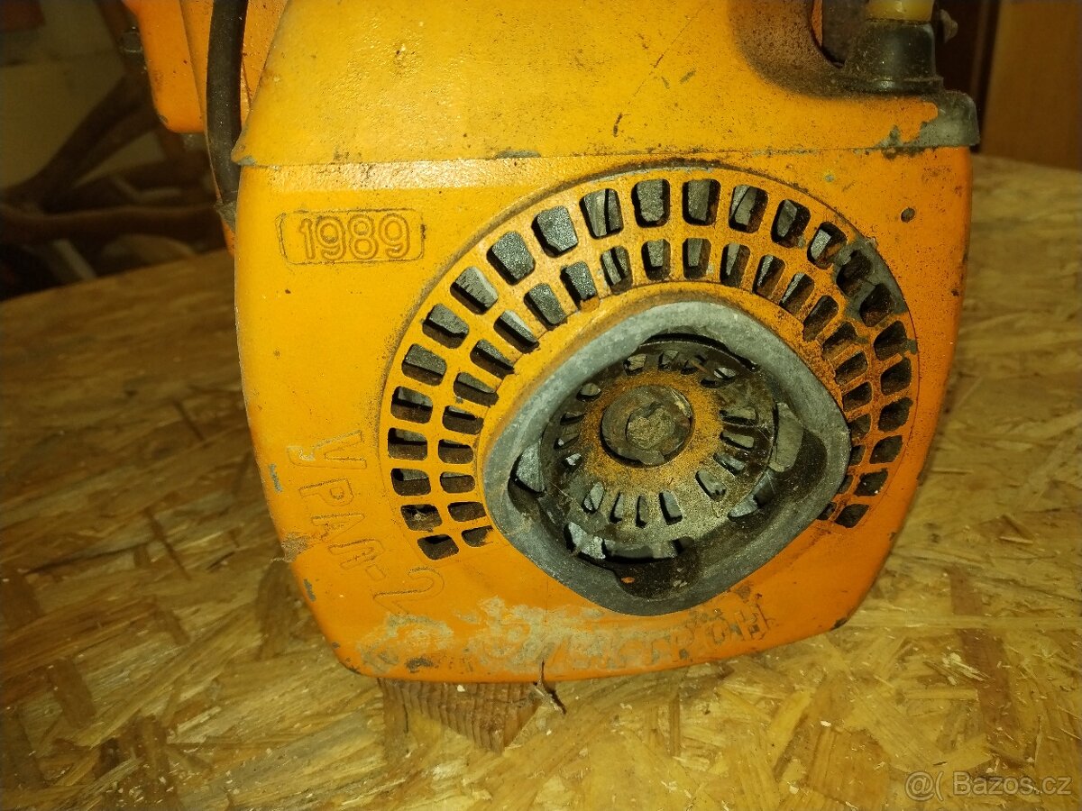 Stará motorová pila - 3