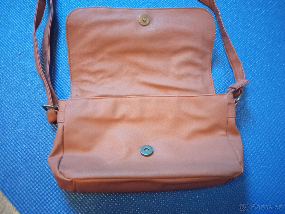 Hnědá kabelka - 3