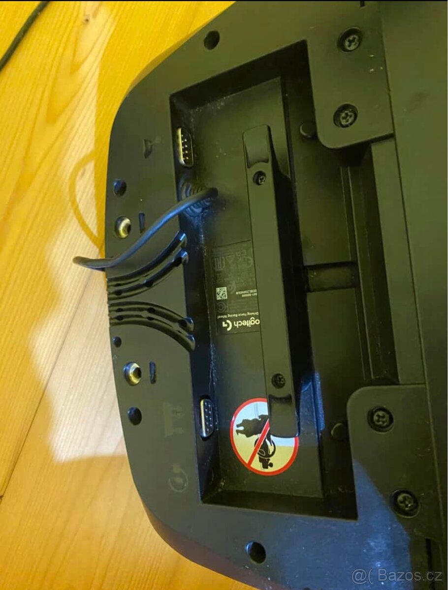 Logitech G29 Driving Force – volant, pedály a řadicí páka - 3