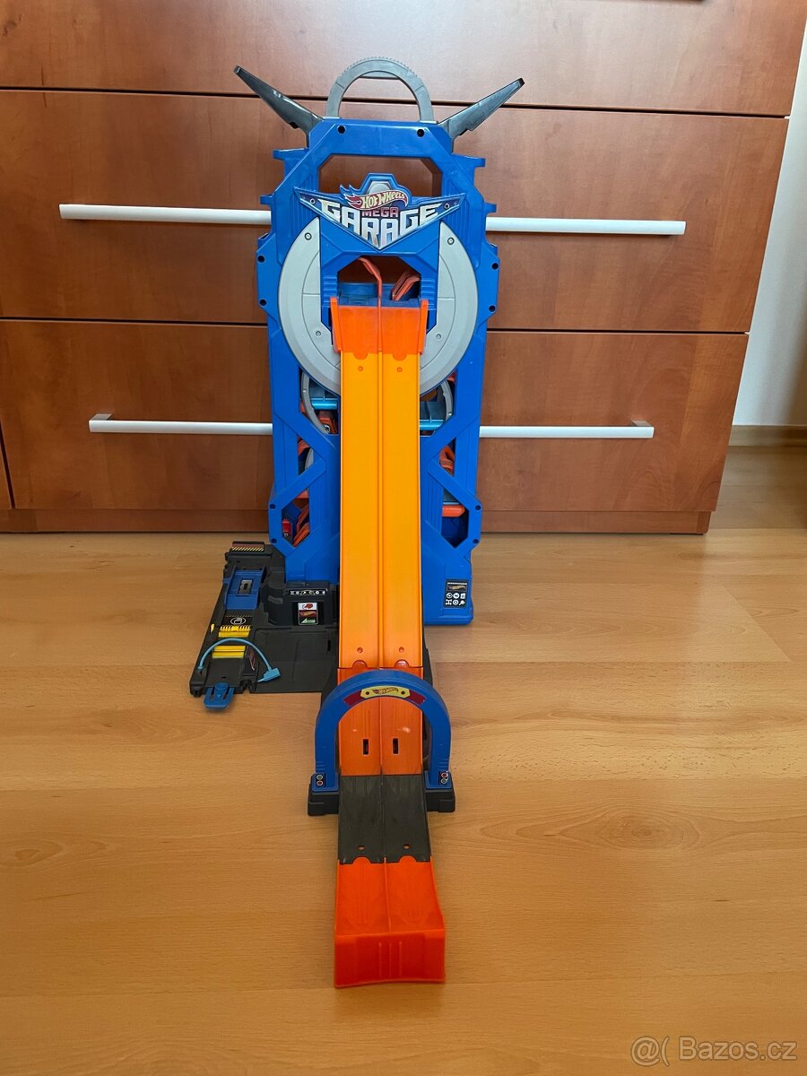 Hot Wheels City Mega garáž - top stav - 3