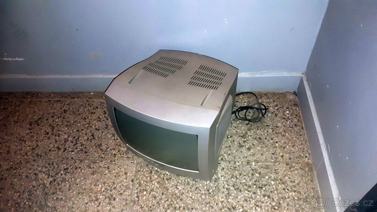 Klasický televizor 37cm Hometech == SKLENĚNÁ OBRAZOVKA == - 3