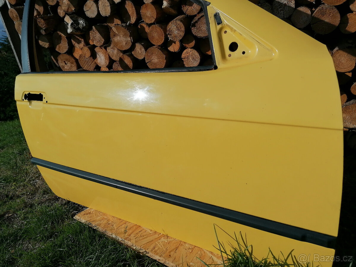 BMW E36 Compact pravé dveře DAKARGELB - 3