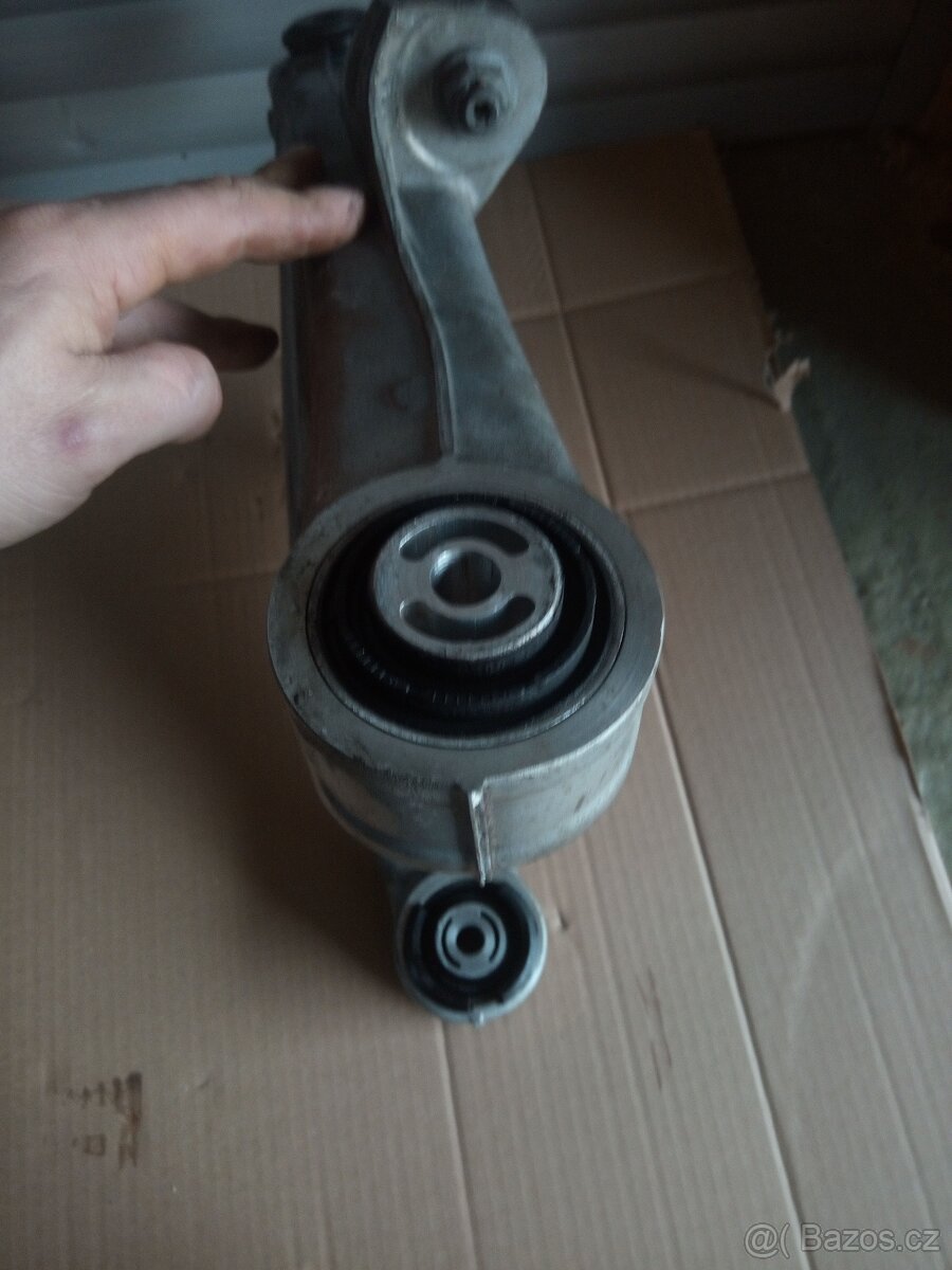 Zadní rameno BMW F01 - 3