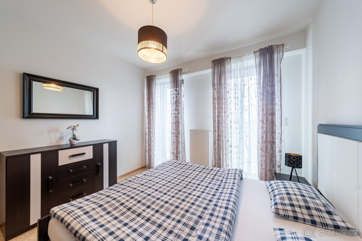 Pronájem bez zprostředkovatelů 2kk v centru Prahy 3 - 3