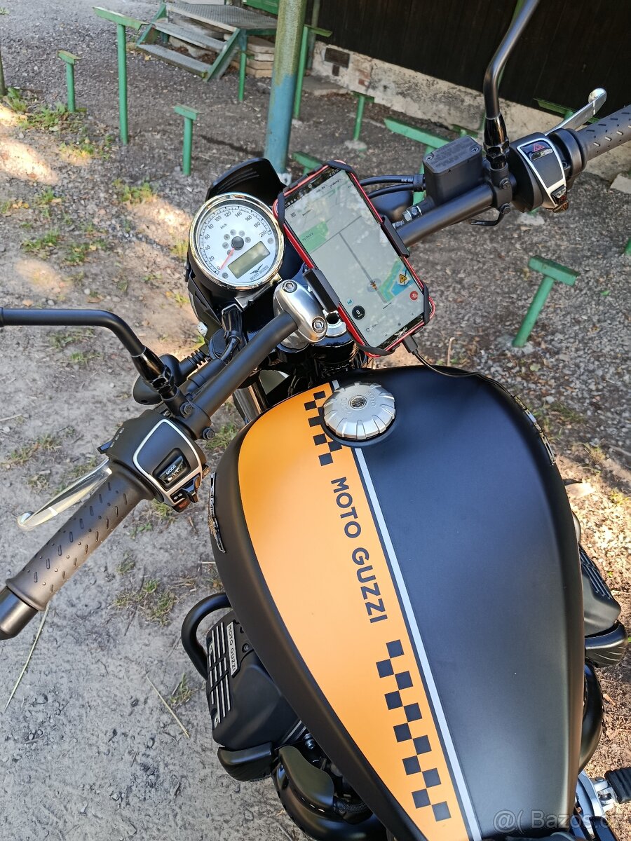 Moto guzzi v9 bobber - 3