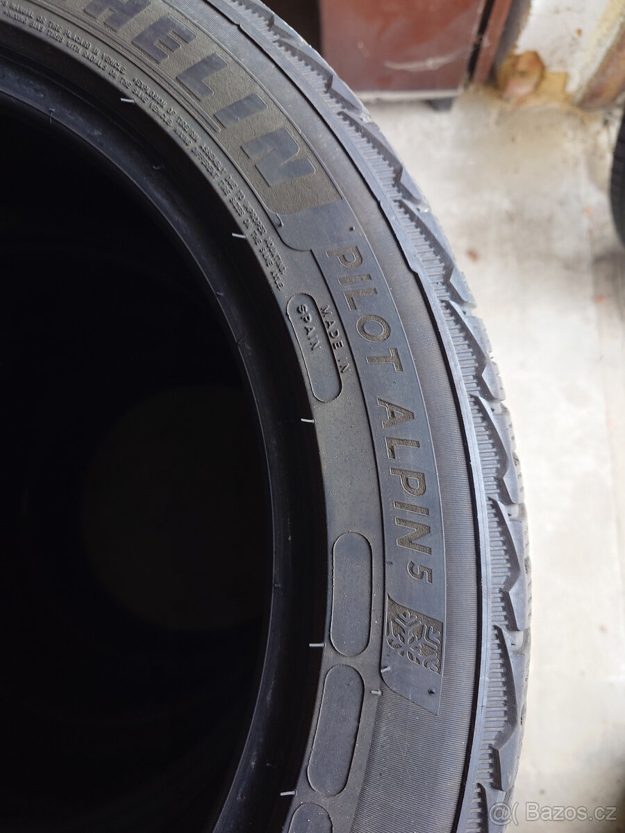 Michelin Pilot Alpin 235/50 R18. - 3