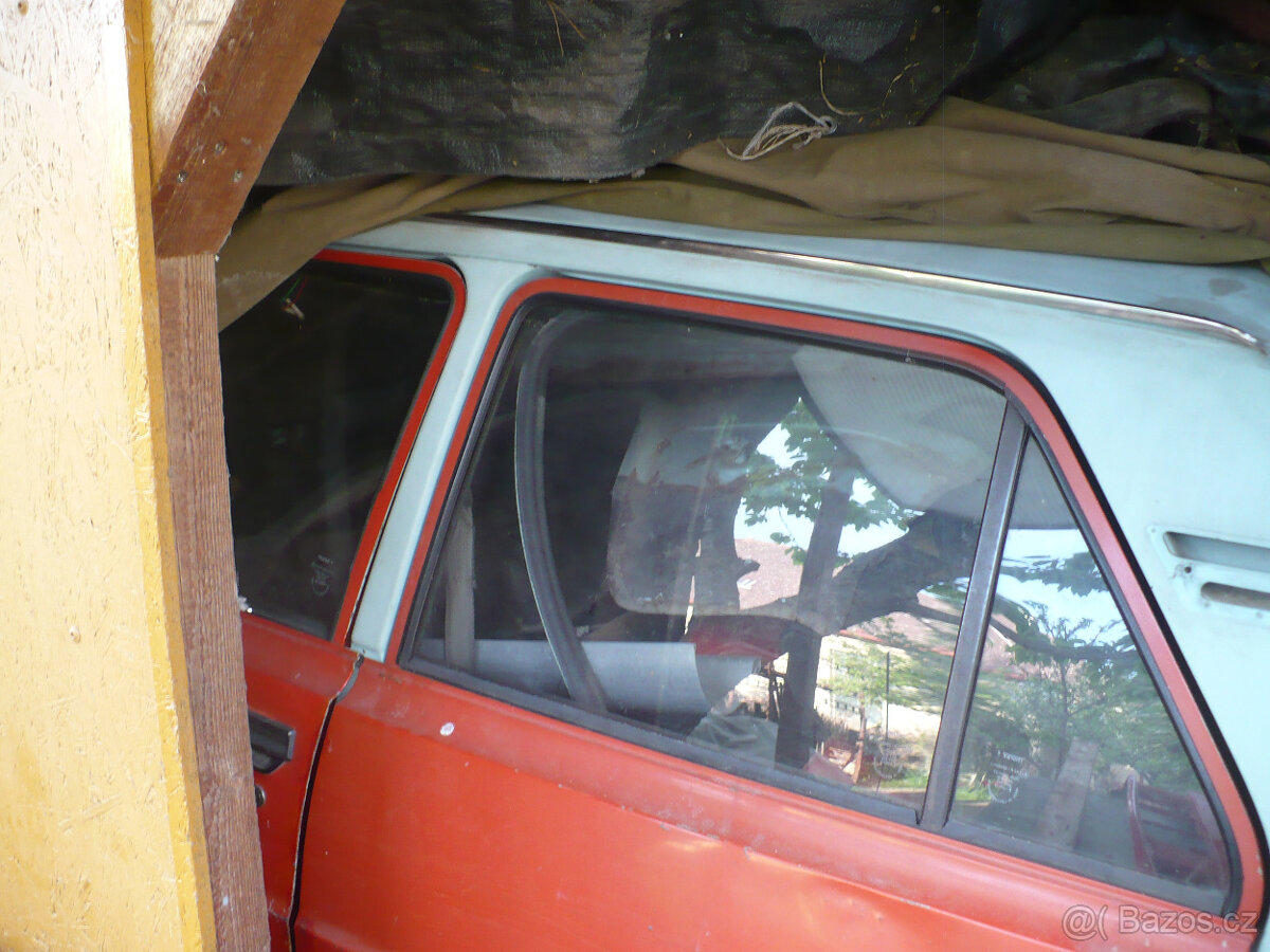 karoseria Skoda 105M - 3