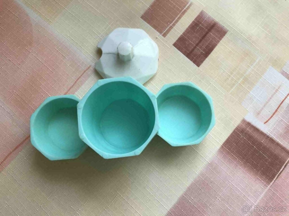 Retro solnička plastová - 3