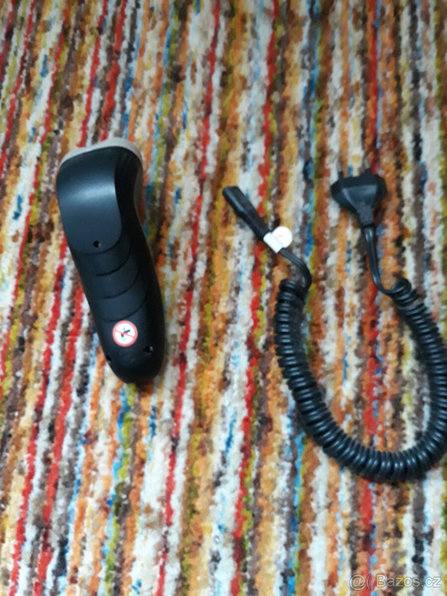 Holící strojek Philips - 3 hlavy - 3