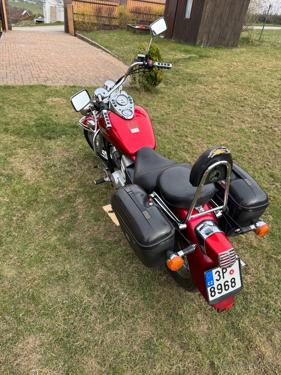 Honda VT 125 Shadow - 3