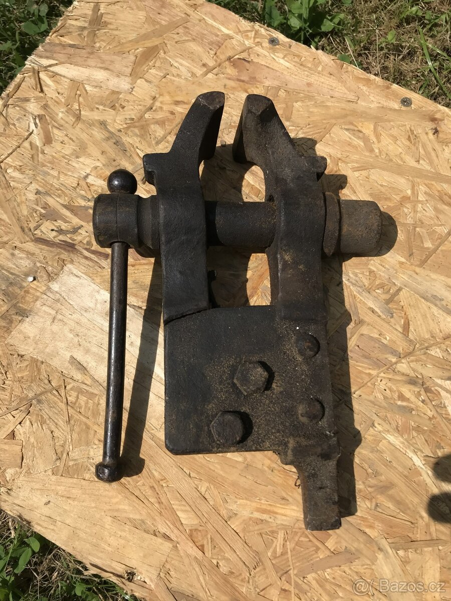 kovářský svěrák - 3