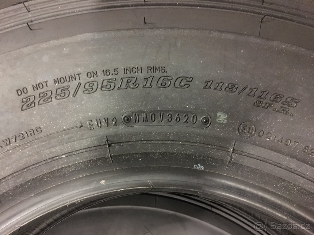 Pneu Toyota LC76 225/95/16C Dunlop