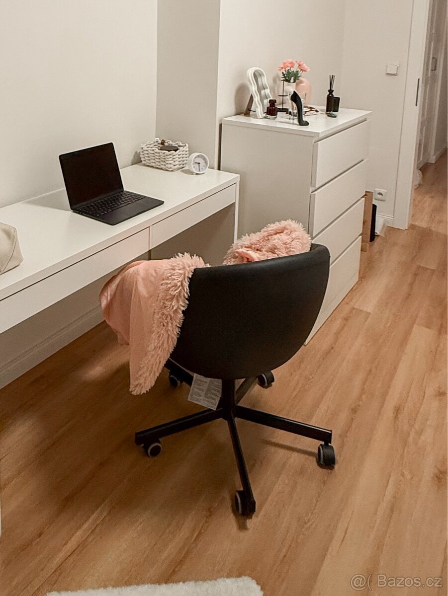 Černá otočná židle Skruvsta - 3