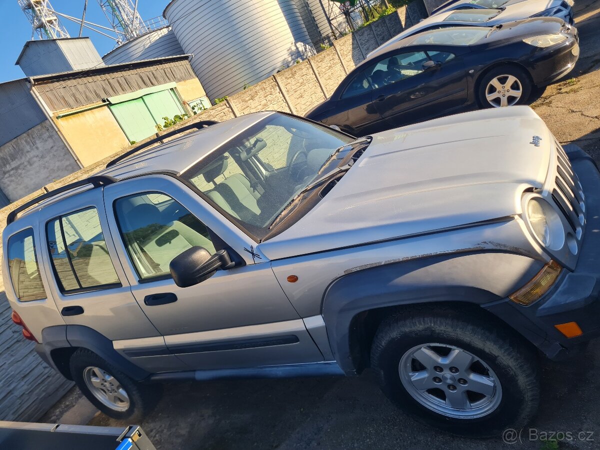 Jeep Cherokee KJ 2.8crdi 120 kw - 3