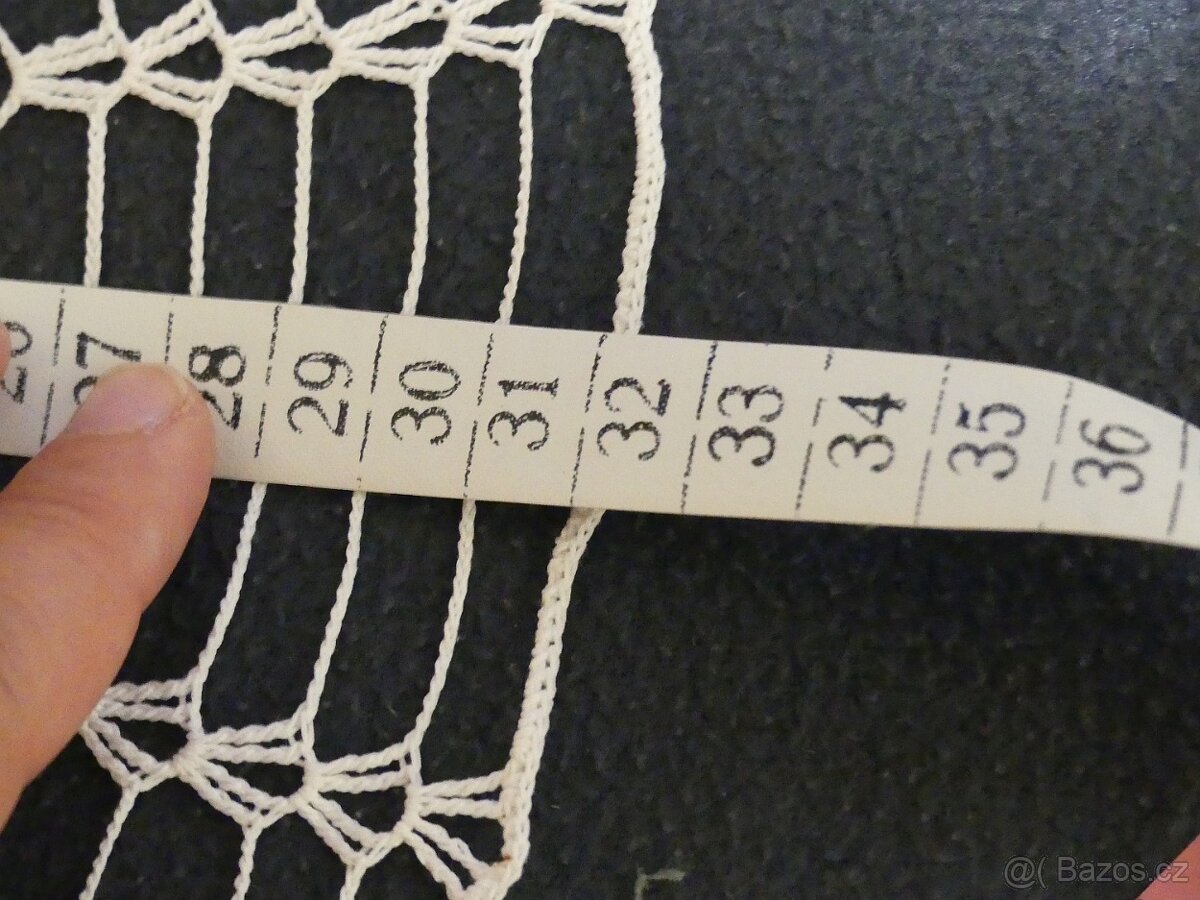 Háčkovaná dečka, ozdobná na stůl, pod vázu aj. - 3