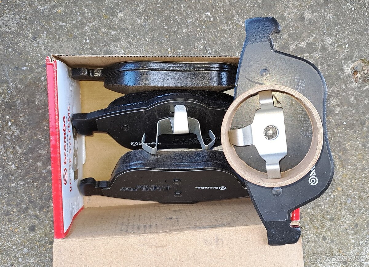Sada brzdových destiček BREMBO P 68 032 - 3