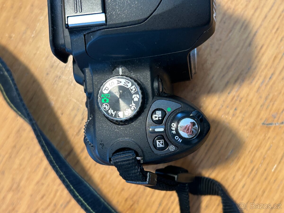 Nikon D60 na díly / k opravě - 3