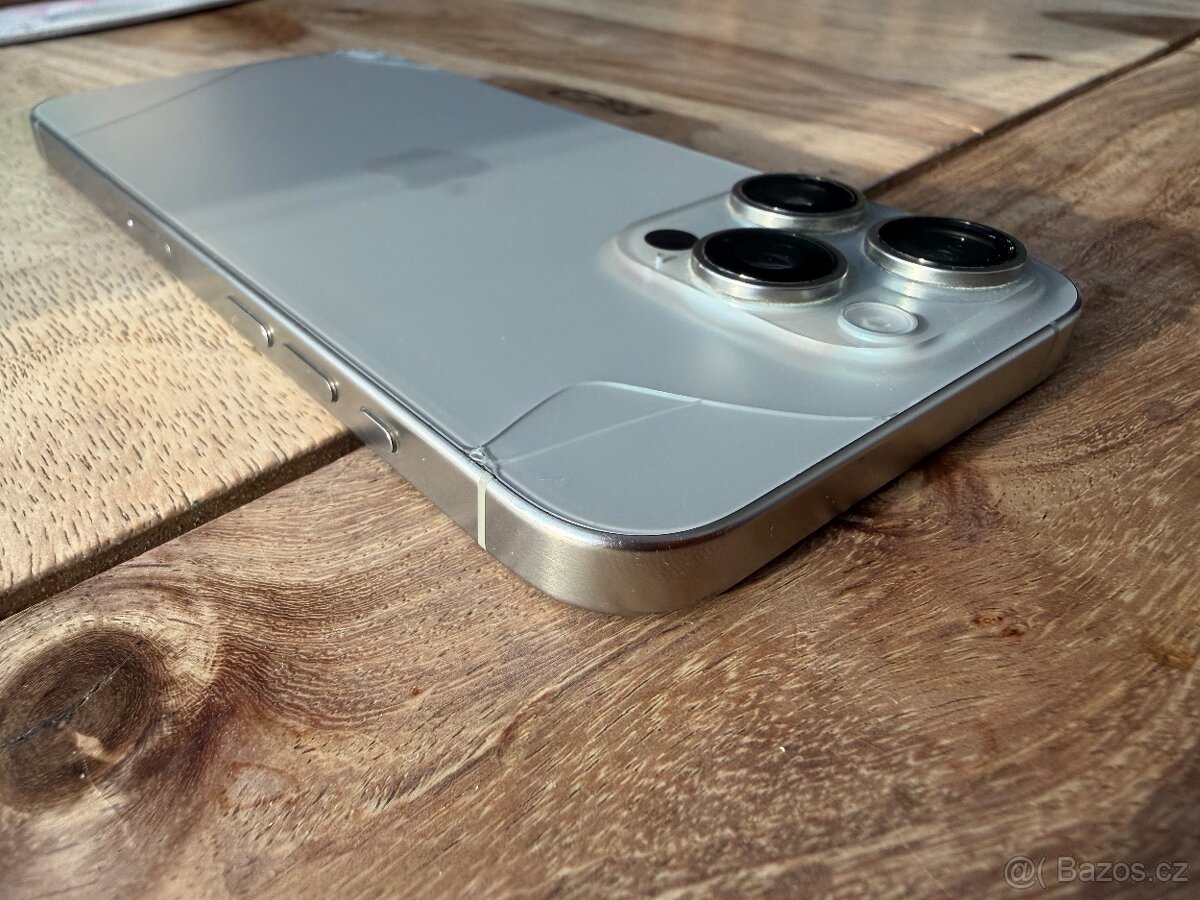 iPhone 15 Pro Max 1 TB Titanium - 3