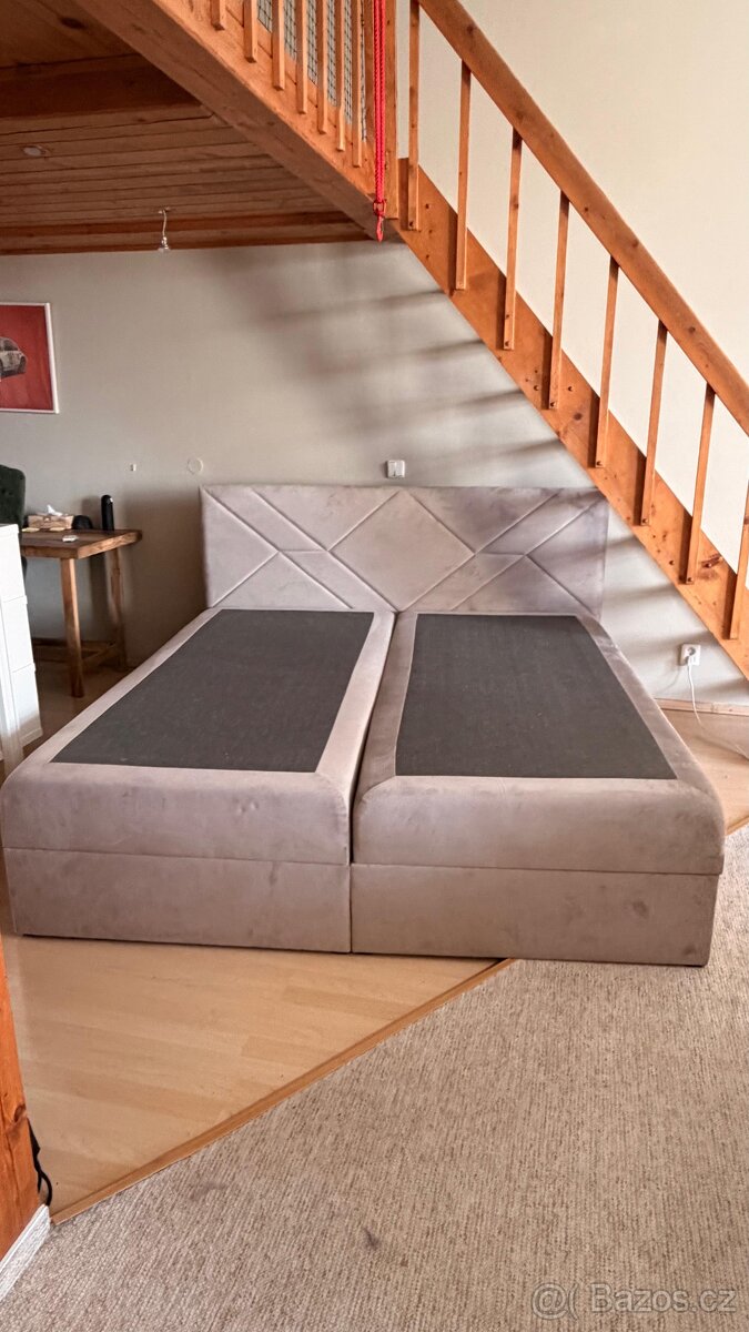 Manželská postel spěchá - 3