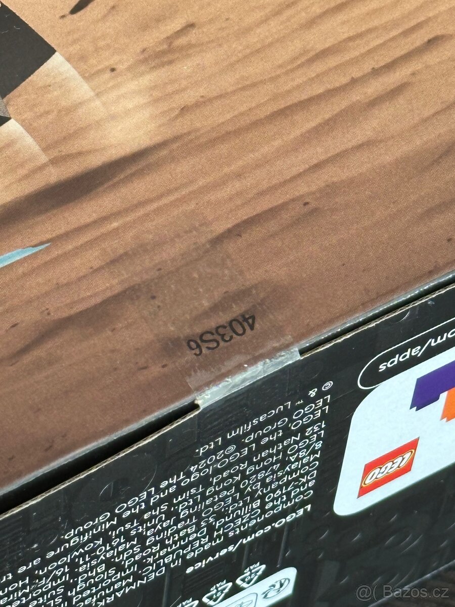 LEGO Star Wars 75389 Temný Falcon - 3