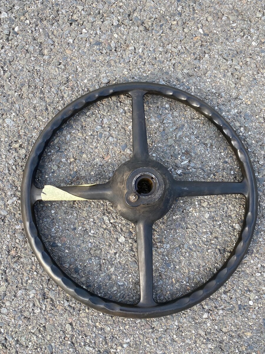 Čtyrramenný volant - 3